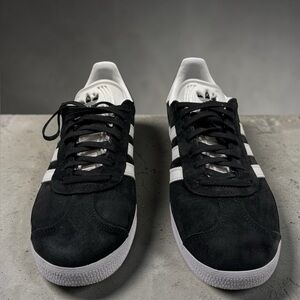 Adidas Gazelle Originals Men’s 8 / Women’s 10 – Great Condition – Lightly Worn